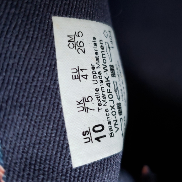 Van's shoes - Picture 10 of 12